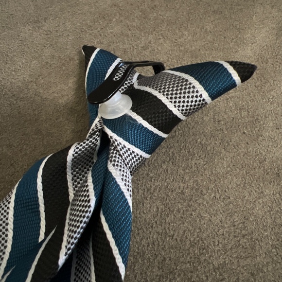 Tie - Picture 7 of 8